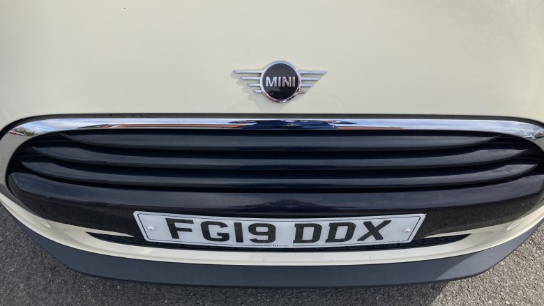 MINI Hatchback 1.5 Cooper Classic II 3dr Petrol Hatchback